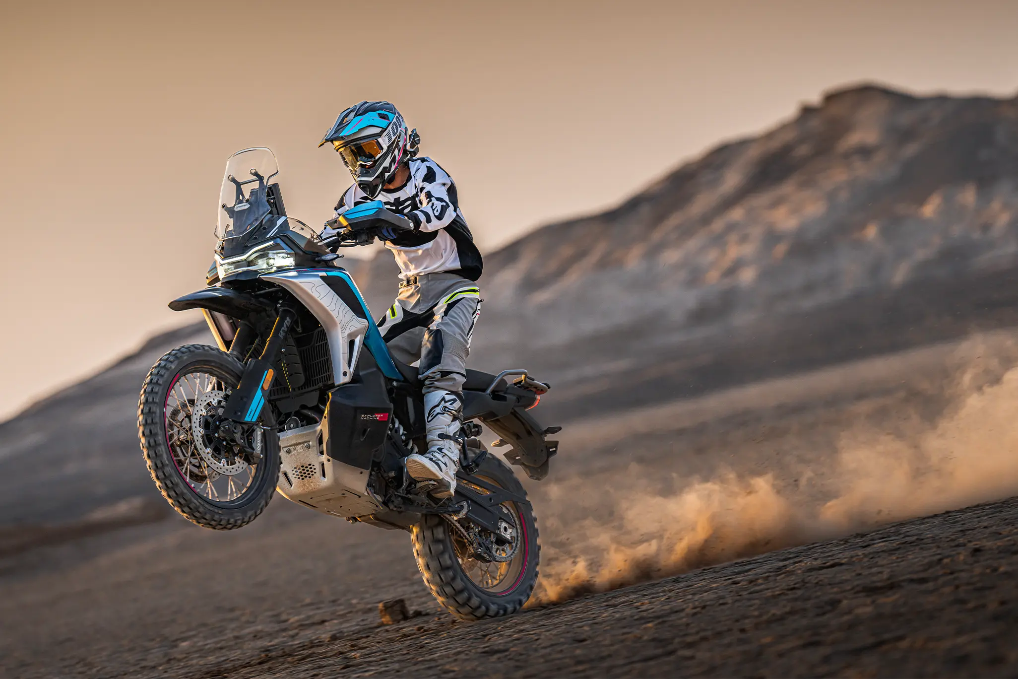 694977f45679ff1f9dfe2d8d_GALERÍA_1000MT-X_02