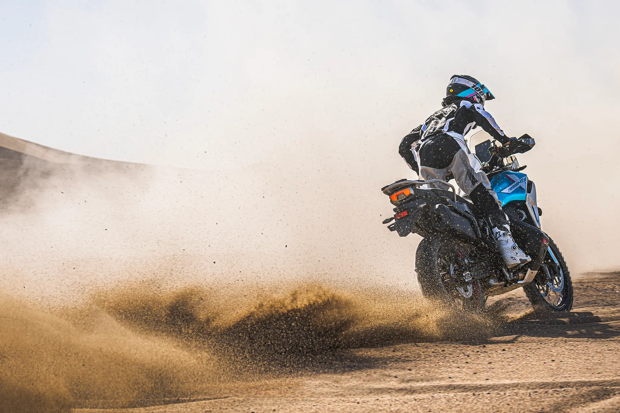 694977f49d4f088b0f5a8fa7_GALERÍA_1000MT-X_05